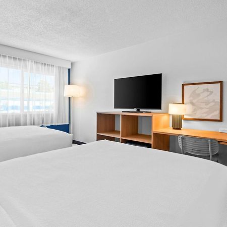 Spark By Hilton Modesto Esterno foto