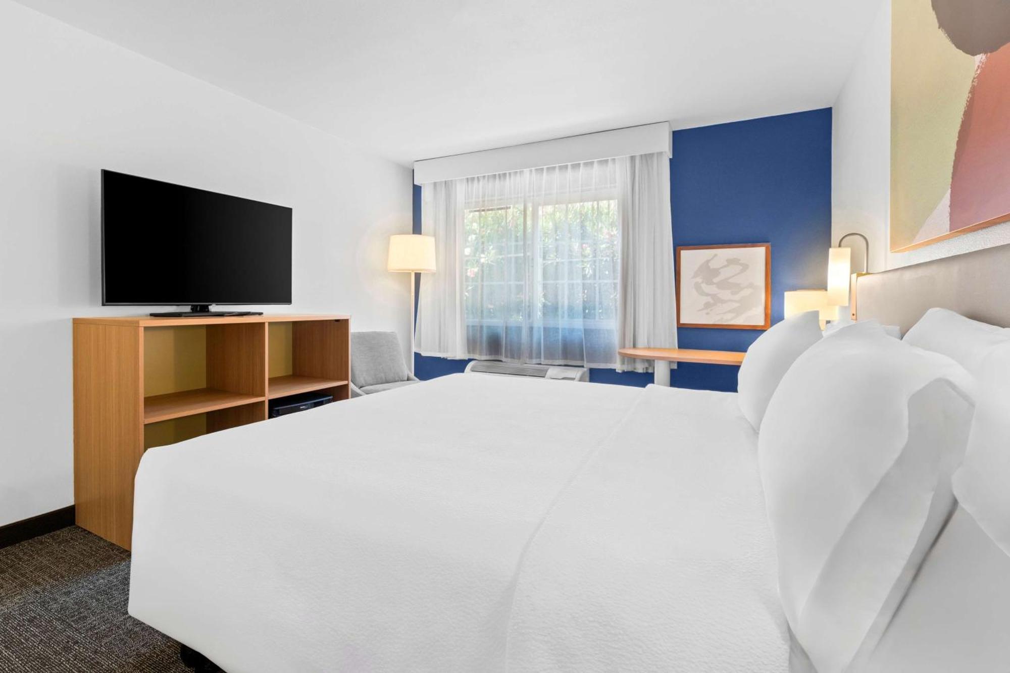 Spark By Hilton Modesto Esterno foto