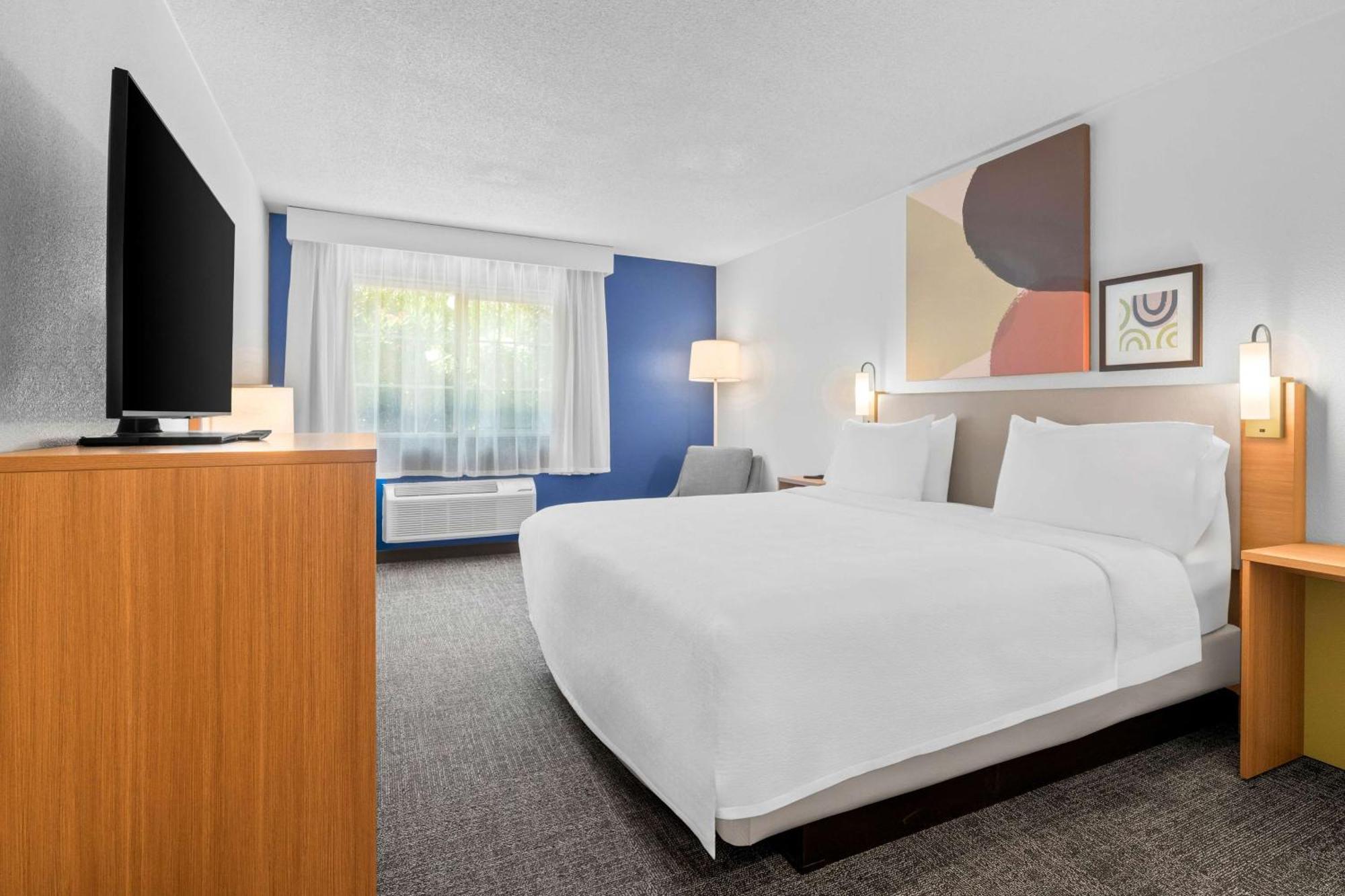 Spark By Hilton Modesto Esterno foto