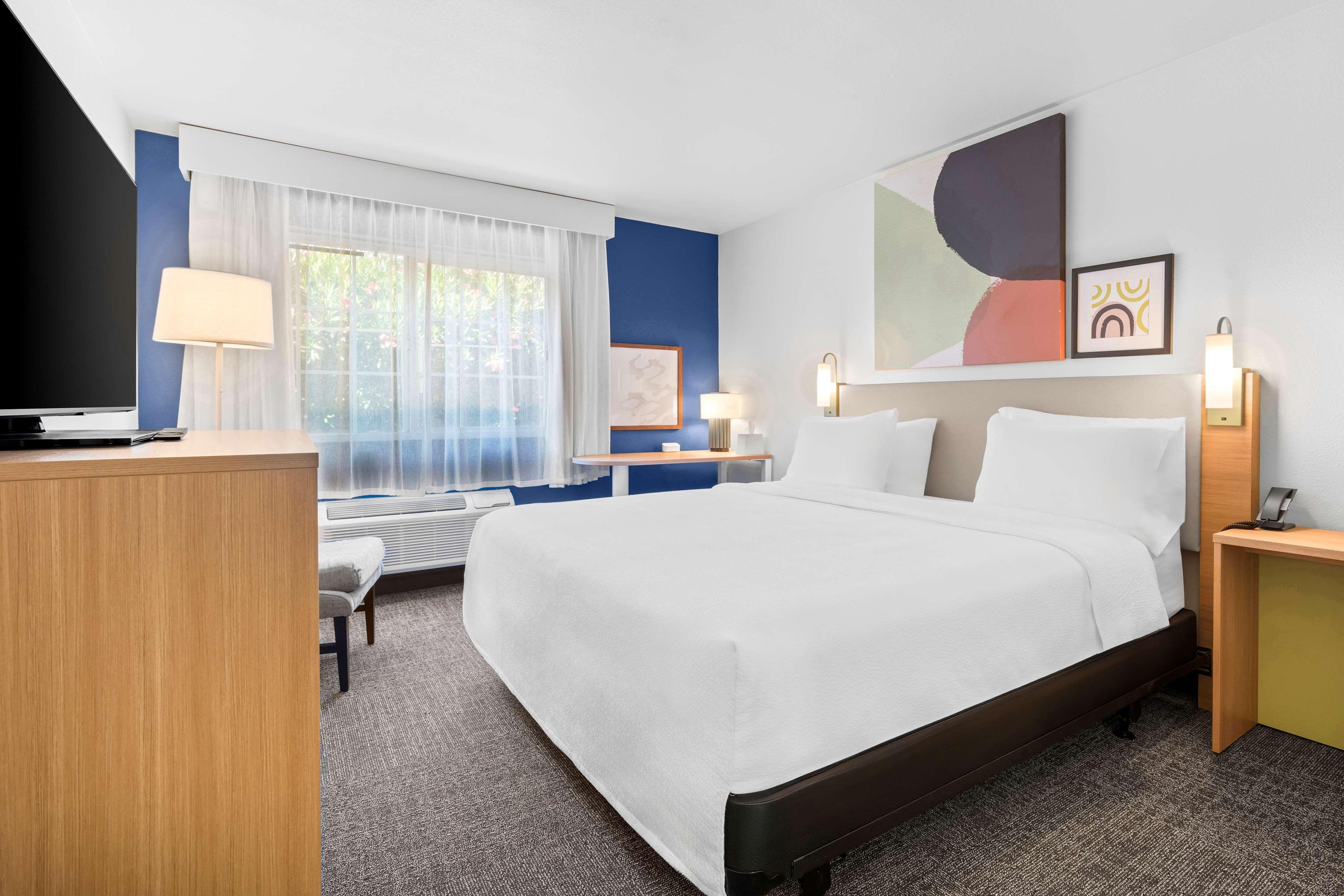 Spark By Hilton Modesto Esterno foto